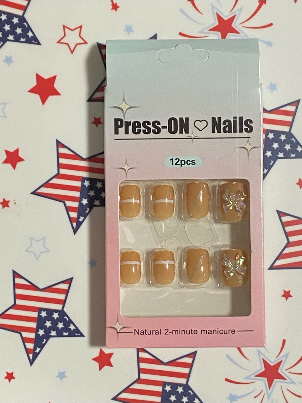 Press-ON Nails Set in Beige with Iridescent Accent